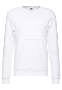 Sudadera blanca hecha de tejido suave, con mangas largas, un escote redondo y una costura horizontal en el pecho como detalle de diseño.