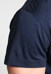 GANT ORIGINAL - T-shirts - navy