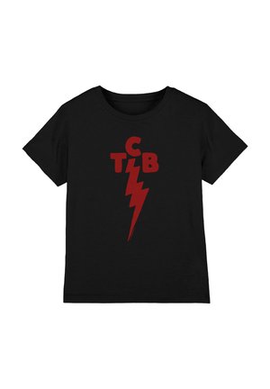 Schwarzes kurzärmeliges T-Shirt mit einem roten Blitzsymbol und den Buchstaben C, T, L, B, die vertikal oberhalb und neben dem Blitz angeordnet sind.