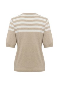 Chemise beige à rayures à manches courtes, avec des rayures blanches horizontales sur la moitié supérieure, un col rond et une texture en tricot douce.