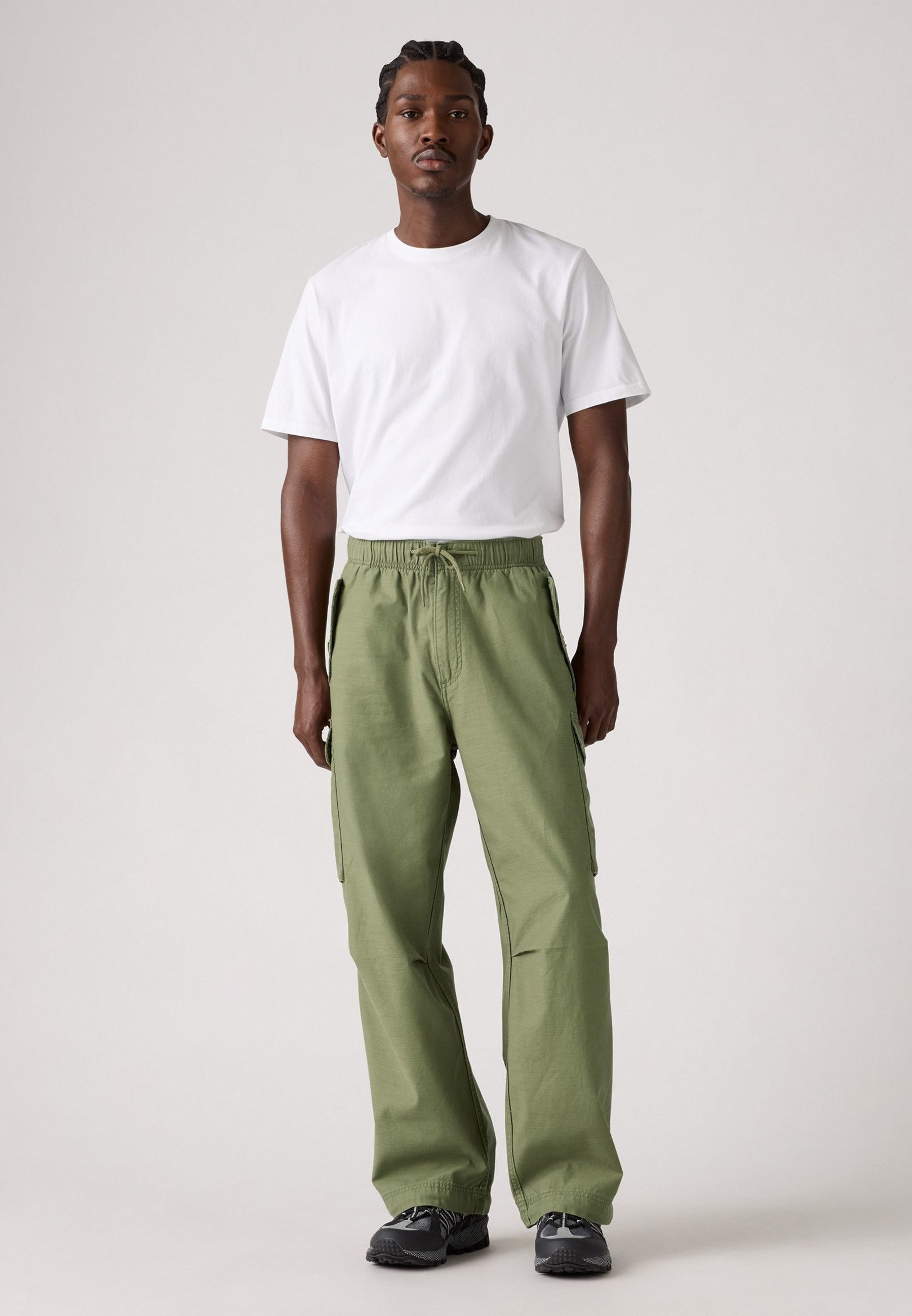 Levi's® BAGGY FIELD CARGO - Cargo trousers - olive - Zalando