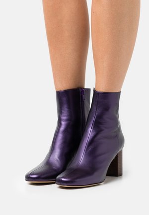 San Marina, Bottines - purple