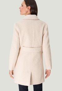 zero MIT KNOPFLEISTE - Halflange jas - french oak