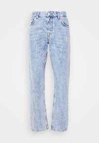 Ljusblå denimjeans med rak bendesign, med dragkedja fram och framfickor. Broderad "Legends"-logotyp framtill.