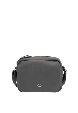 Kompaktowa szara torebka na ramię o fakturowanej powierzchni, zamknięciu na suwak, regulowanym pasku i małym srebrnym ozdobnym logo z przodu.