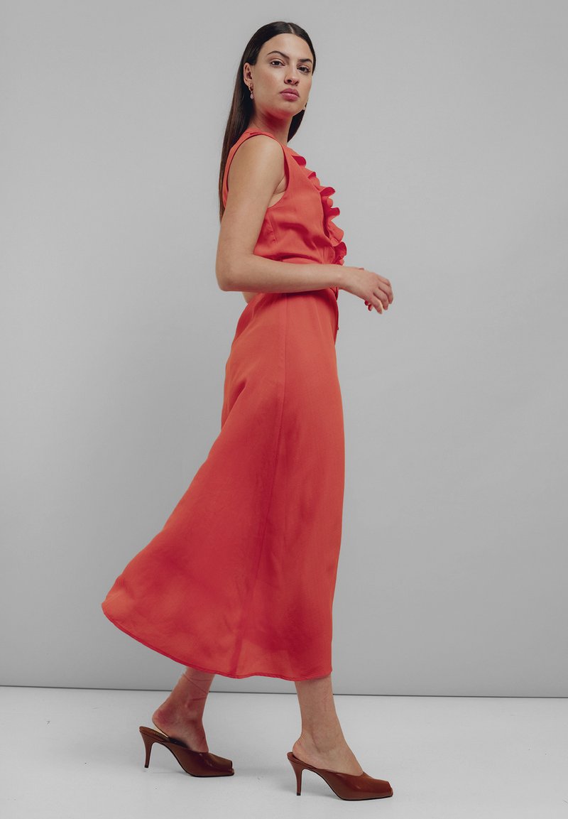 Vestido Informal Vestidos Niza Zalando NIZA MIDI CON VOLANTE