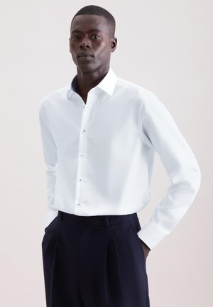 BUSINESS SCHWARZE ROSE - Shirt - white