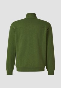 Roheline pullover-sviiter kõrge kraega, pikkade varrukate ja soonikkoes mansettidega. Sile tekstuur lebeda heleda mustriga.