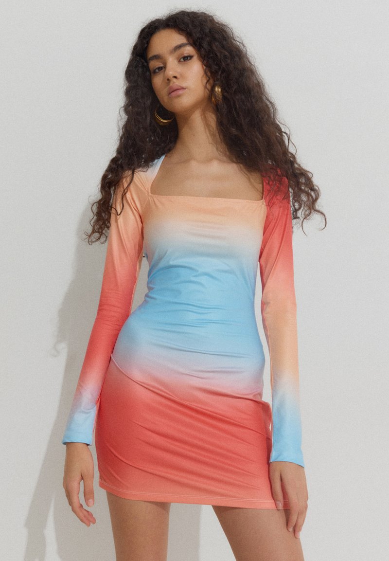 SOMETHINGNEW EMILY MINI DRESS - Trikotaažkleit - peach fuzz