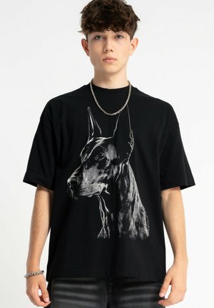 - T-shirt z nadrukiem