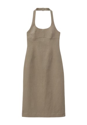 Robe beige sans manches longueur genou avec col halter et fermeture à boucle au dos, taille cintrée et tissu texturé.