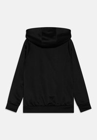 Schwarzer Hoodie aus glattem Stoff mit einer Kapuze mit Kordelzug, gerippten Bündchen und einem taillierten Saum. Die Rückseite ist schlicht und unverschönert.