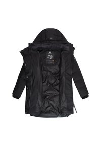 Svart vadderad jacka med huva fodrad med päls, utrustad med dragkedja och knapplås samt elastiska ärmslut. Insidan är slät och blank.