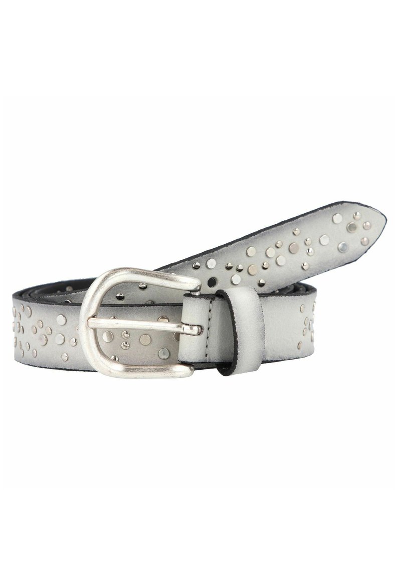 Zilveren leren riem met ronde zilveren nieten, voorzien van een zilveren metalen gesp en een gladde textuur, met zwarte randen.