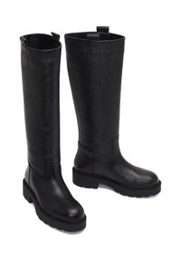 Schwarze kniehohe Stiefel aus Leder mit einer strukturierten Oberfläche, runder Zehenpartie und dicken Gummisohlen. Mit Laschen zum leichteren Anziehen.