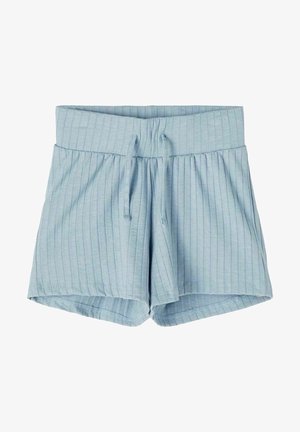 Shorts en tissu côtelé bleu clair avec une large ceinture élastique et un cordon de serrage, présentant une coupe décontractée et une longueur courte.