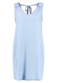 Vaaleansininen ilman hihoja oleva mekko, joka on valmistettu pehmeästä denim-kankaasta. Ominaisuuksiin kuuluu V-kaula-aukko ja solmittava yksityiskohta takana. Yksinkertainen, lentävä siluetti.