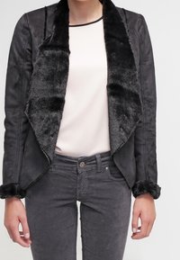 Dorothy Perkins Mezisezónní bunda  - black