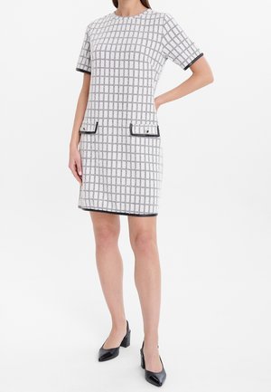 Stickad klänning - off-white