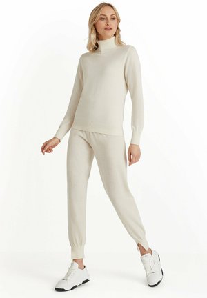 FALKE Luxury Classic Rollneck - Trui - off white