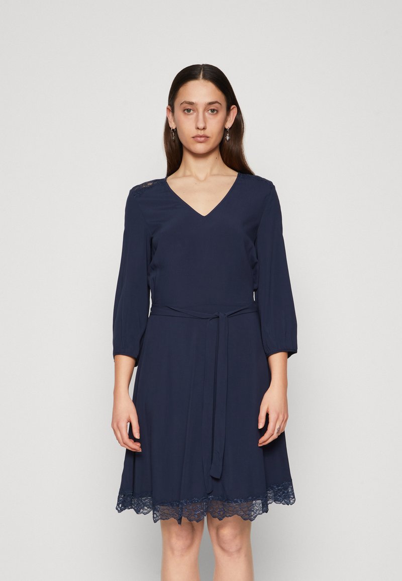 Vero Moda Tall - VMRUSK 3/4 SHORT DRESS - Day dress - navy, Enlarge