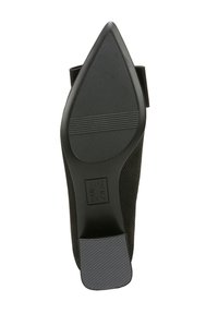 Chaussure à talon haut noire avec un bout pointu, dessus en tissu texturé et semelle en caoutchouc dotée de rainures horizontales pour l'adhérence. Design minimaliste.