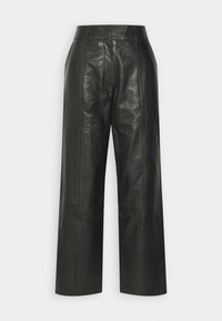 Pantalon en cuir noir taille haute à jambes larges avec détails de couture à l'avant, passants pour ceinture et fermeture avant dissimulée.