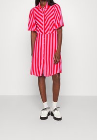 YAS Tall Abito a camicia - pink