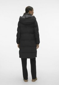 Vero Moda NOE - Ziemas mētelis - black