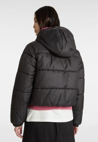 Vans HILLGATE CROPPED PUFFER - Giacca invernale - black