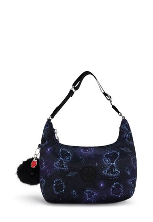 Borsa a tracolla blu scuro con un motivo cosmico, dotata di hardware silver e un pom-pom in pelliccia sintetica nera. Texture liscia, silhouette stile hobo.