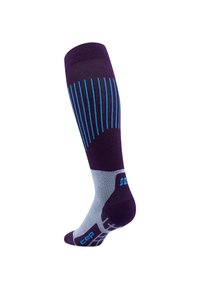 Kompressionssocken in Dunkelpurpur mit hellblauen vertikalen Streifen, grauem Fußbereich, verstärkter Ferse und Spitze sowie Markenlogo an der Seite.
