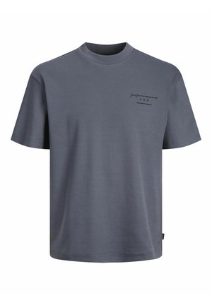 Camiseta de algodón gris con mangas cortas, cuello redondo y un logotipo impreso en el pecho. Textura suave y diseño de ajuste regular.