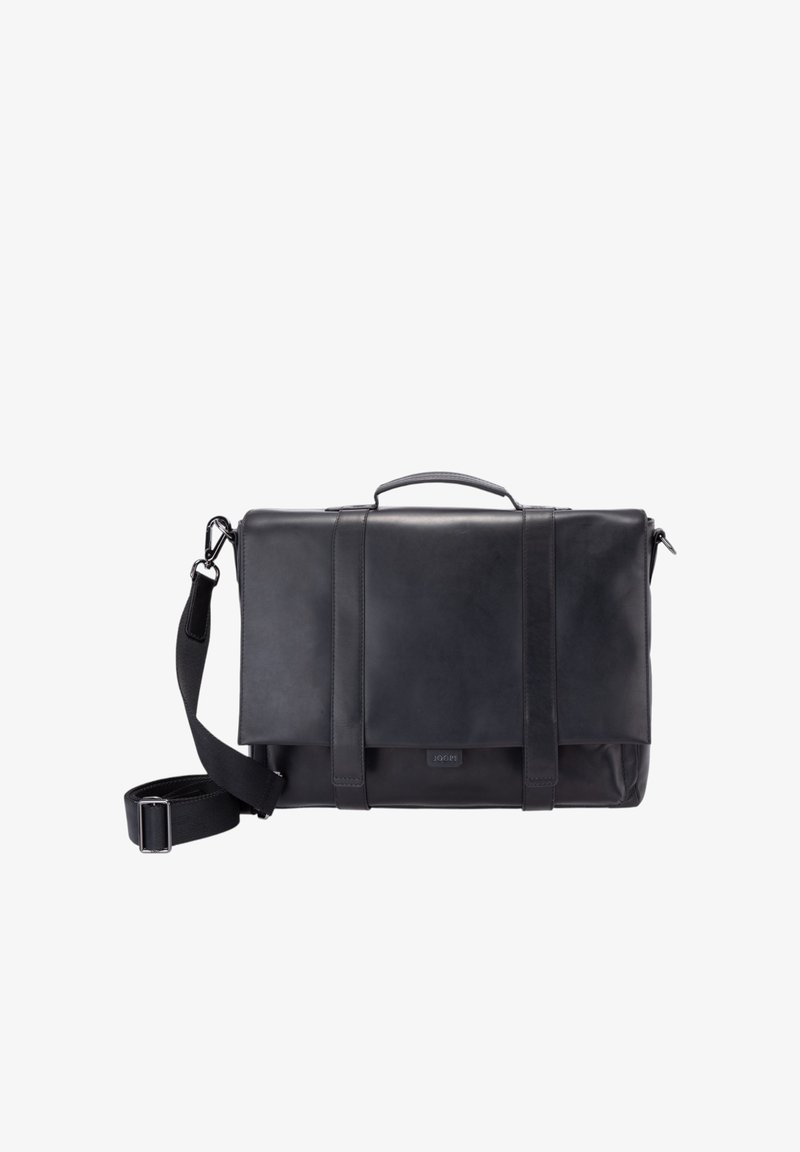Sac messager en cuir noir avec un design plat, une poignée supérieure, une bandoulière réglable et une fermeture à rabat magnétique. Présente un marquage minimaliste.