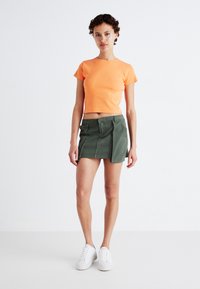 Denim Project CROPPED - Navadna majica - autumn sunset