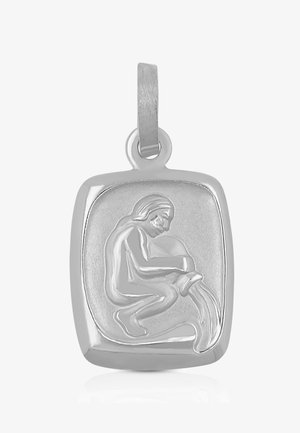 Silberanhänger in rechteckiger Form mit einem erhabenen Design einer Figur, die Wasser gießt. Glatte Textur mit polierter Oberfläche.