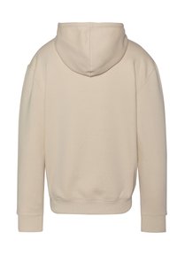Beige Kapuzenpullover mit weicher Textur, ausgestattet mit einer geräumigen Kapuze, gerippten Bündchen und Saum, entworfen für eine lässige Passform ohne sichtbare Grafiken.