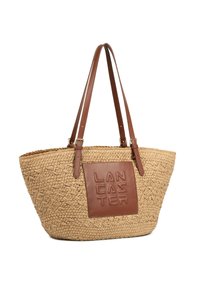 Sac fourre-tout en paille tissée avec des accents en cuir marron, détail de logo embossé, deux anses pour l'épaule, et un design spacieux et ouvert.