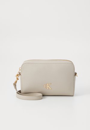 MINIMAL MONOGRAM CAMERA BAG - Skulderveske - chateau