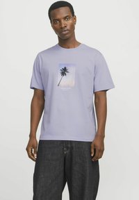 Jack & Jones JORVESTERBRO PICTURE CREW NECK - Trükipildiga T-särk - cosmic sky