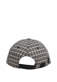 Schwarz-graue Karokappe mit gebogenem Schirm, Stofftextur, verstellbarem schwarzen Riemen auf der Rückseite und zwei Belüftungsöffnungen oben.