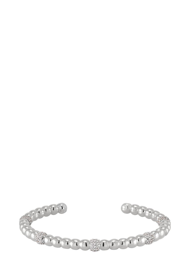 Bracelet jonc en ton argent, avec un design perlé, comportant des perles rondes lisses intercalées avec des segments embellis pour plus de détails.