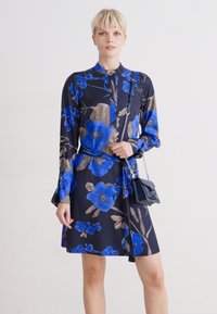 COACH COVERED CLOSURE TABBY CHAIN - Bandolera - deep blue