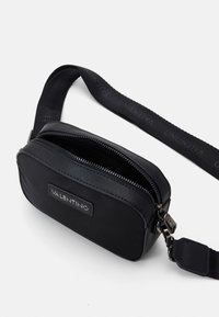 Valentino Bags CARDANO - Cross body bag - nero
