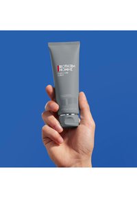 Biotherm HOMME  SCRUB - Exfoliator