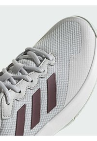 adidas Performance GAMECOURT 2 - Tenisové boty na všechny povrchy - grey one aurora met core white