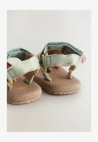 Non sélectionné, blue colourblock