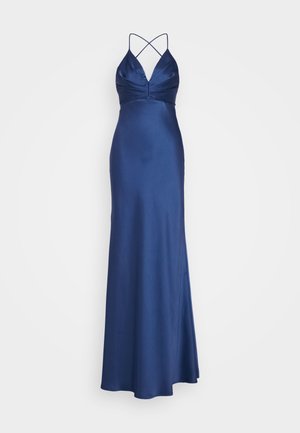 Abito da sera in satin blu navy con scollatura profonda, corpetto arricciato e spalline incrociate. Design fluido e lungo fino a terra.