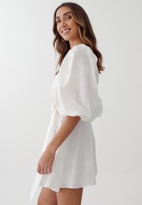 TUSSAH KARLY  - Dnevna obleka - white