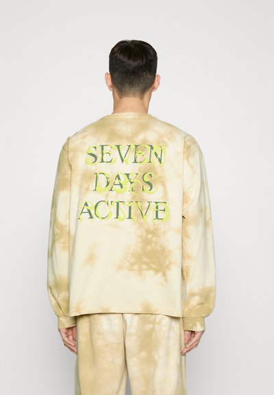 7 DAYS Active GRAPHIC LONG SLEEVE TEE UNISEX - Μπλούζα με μακριά μανίκια - tie dye sand